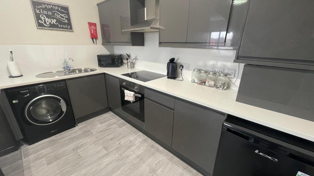 Mays Apartments - 102 Mill Street, Free Parking, 2 Minute Walk To Baltic Market And City Centre - Apartments Sleep 1-10 Guests Liverpool Ngoại thất bức ảnh